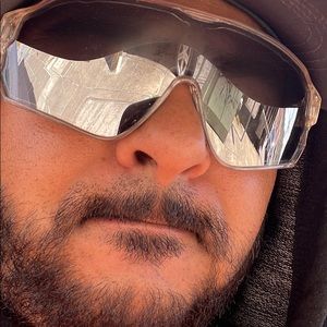 Meet your Posher, Luis